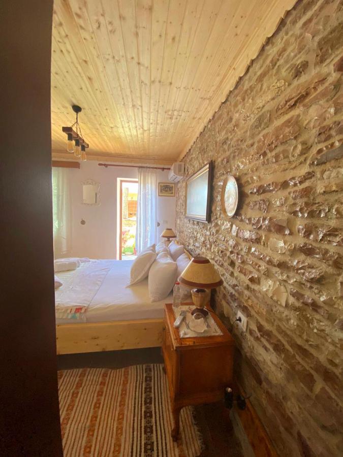 "Villa 70" Guesthouse Гирокастра Экстерьер фото