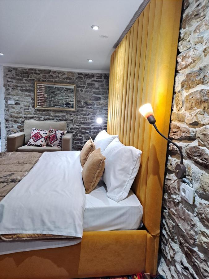"Villa 70" Guesthouse Гирокастра Экстерьер фото