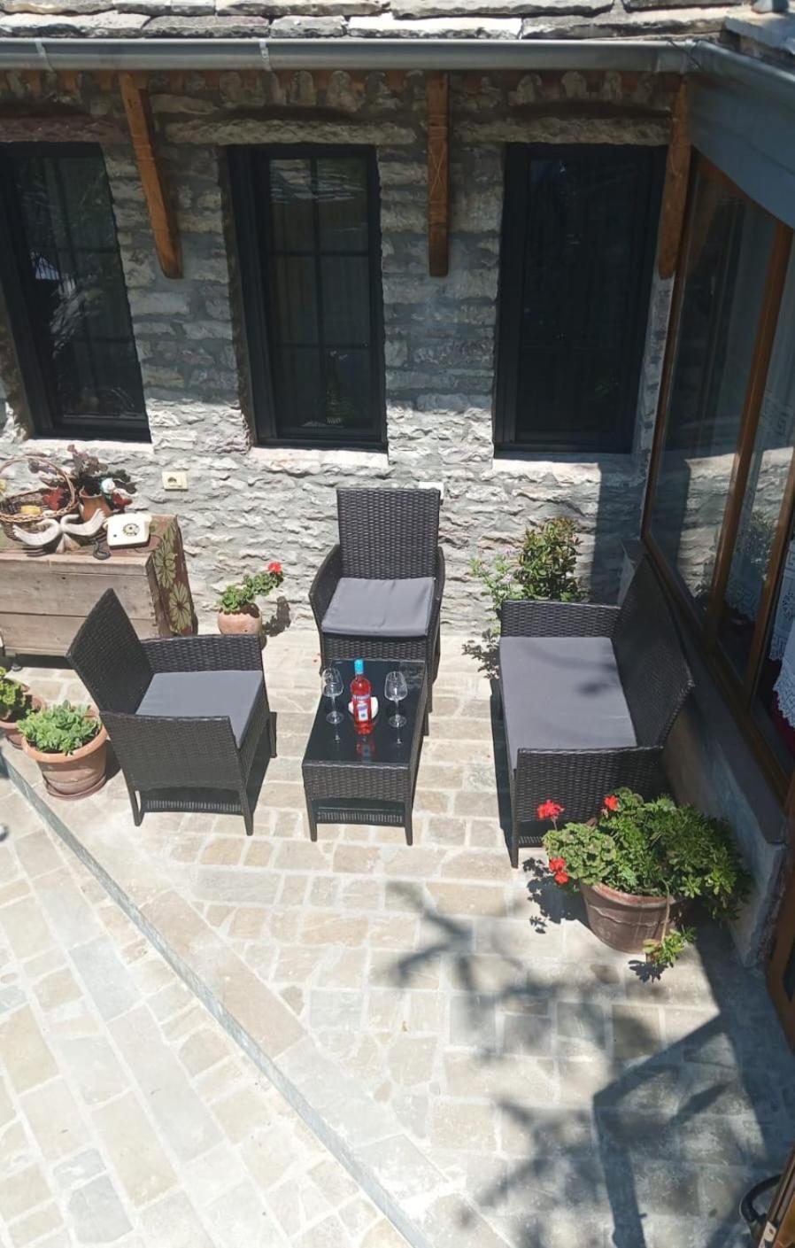 "Villa 70" Guesthouse Гирокастра Экстерьер фото